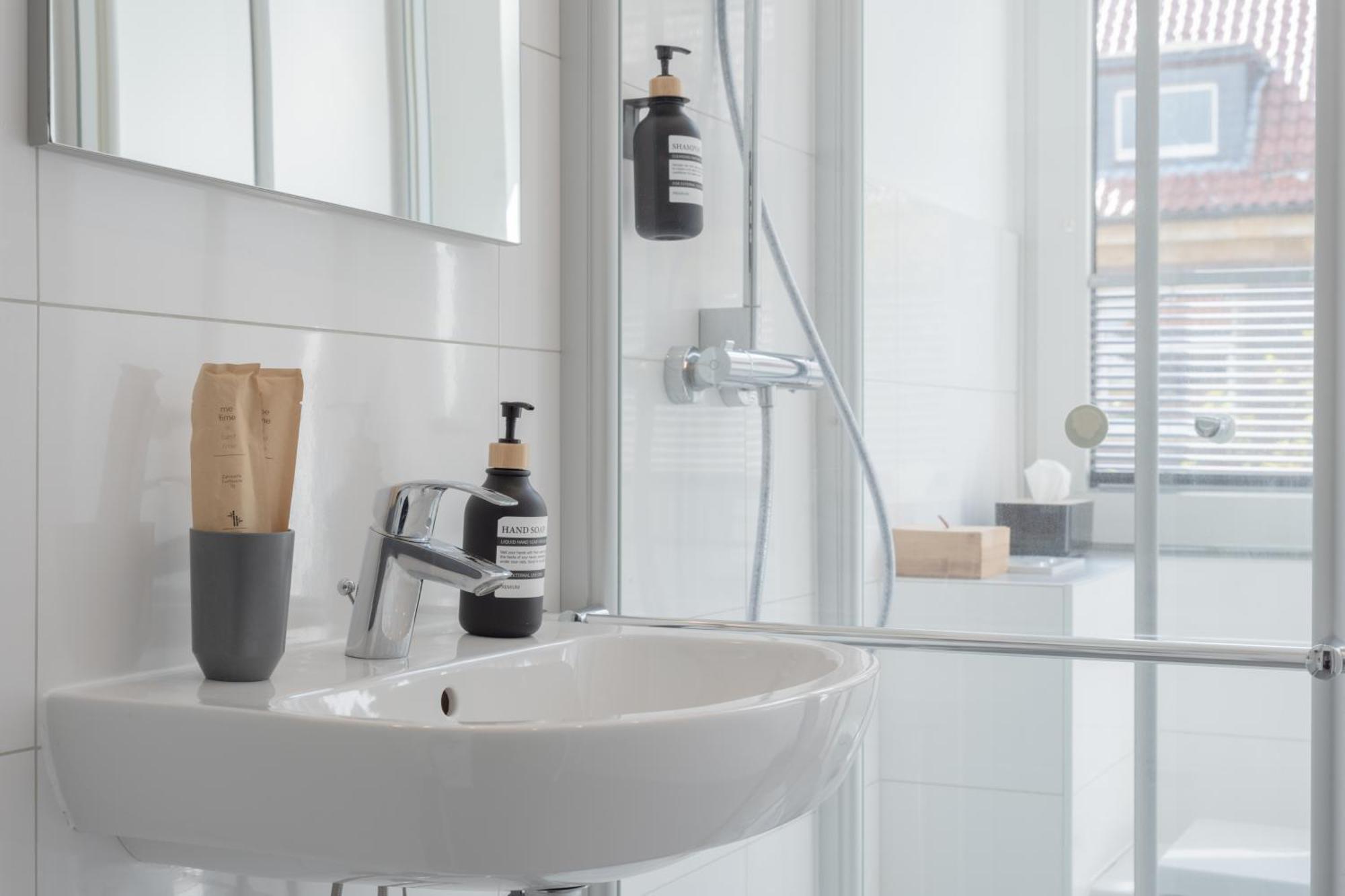 הנובר Modernes Apartment In Top Lage Komfortabel Eingerichtet Mit Arbeitsplatz Und Kueche - Geibelsuite מראה חיצוני תמונה